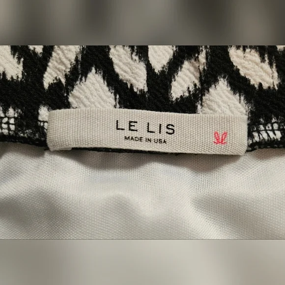 Le Lis Juniors White And Black Pull On Skirt With Faux Pockets Size Medium - Picture 4 of 9